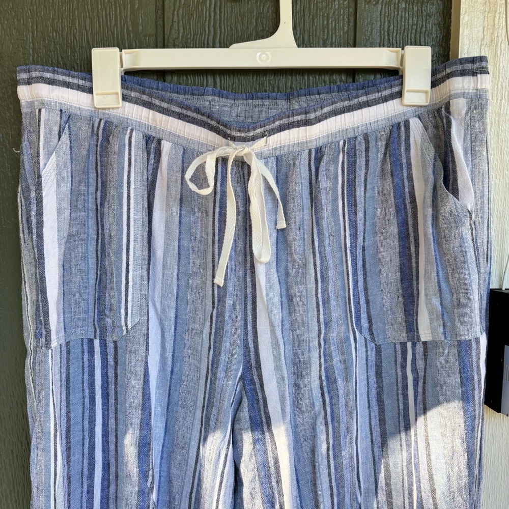 Cato Women’s Plus 22/24W Striped Linen Blend Cropped Pants - Picture 2 of 8